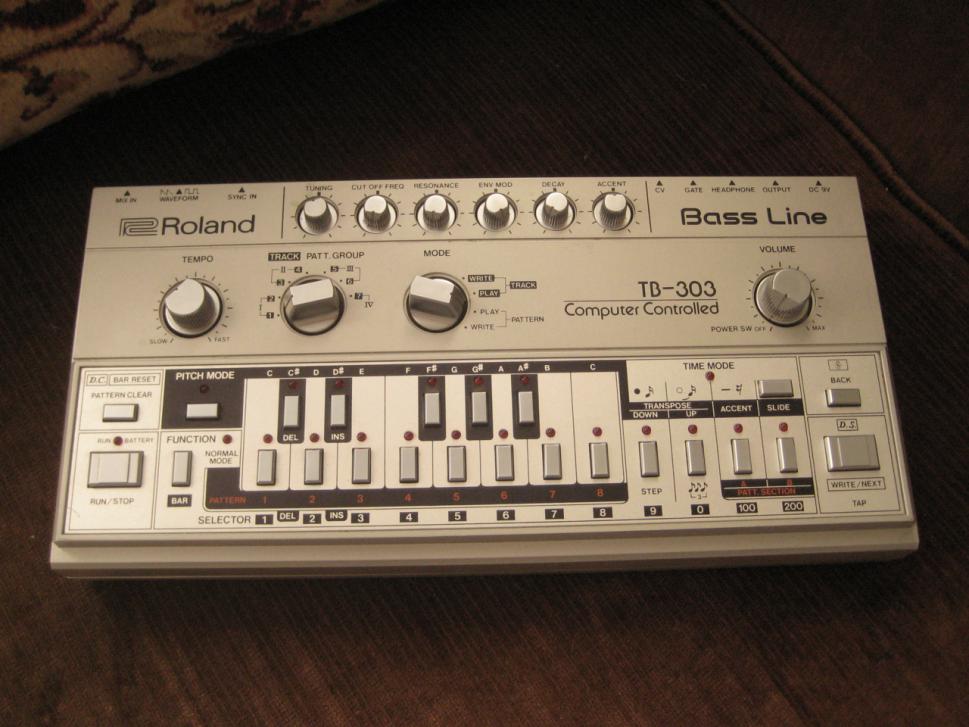 Roland TB-303: Die Kult-Maschine für Acid