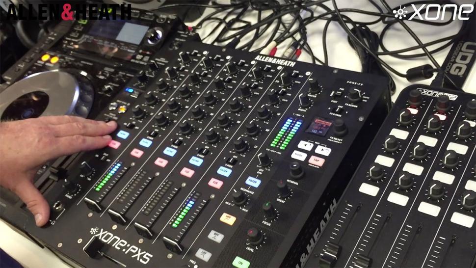 Allen & Heath hat mit dem Xone:PX5 einen professionellen Neuzugang zu vermelden. Gut klingende Effekte und das musikalische Filter sind dabei nicht die einzigen Highlights.