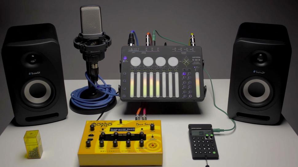 Einzigartig ist McMillens Kombination aus Audiointerface, digitalem speicherbarem Mixer mit DSP-Effekten und MIDI-Controller.