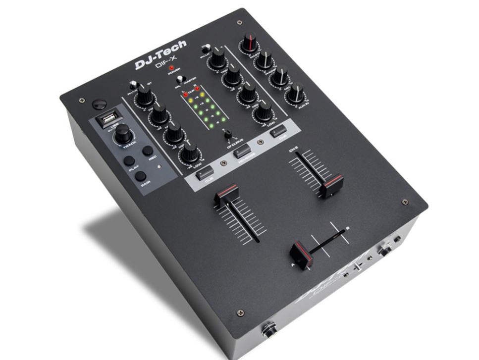 Der DJ-Tech DIF-X ist ein Buget-freundlicher Mixer für Einsteiger.