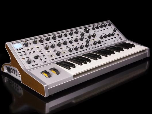 Moog Subsequent 37 CV 
