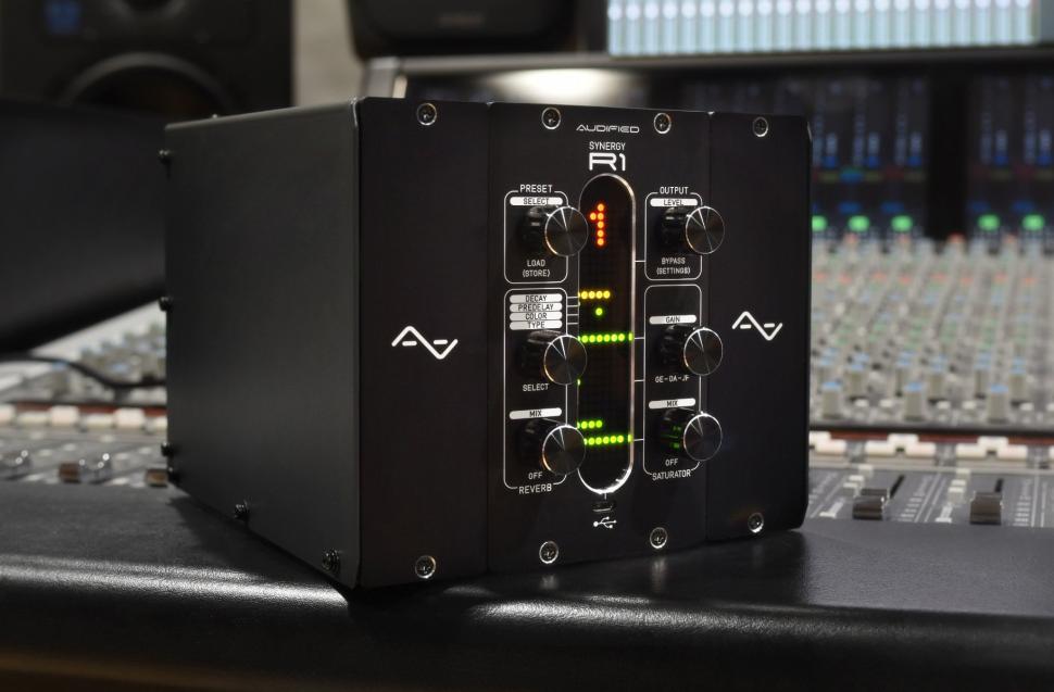 Audified Synergy R1