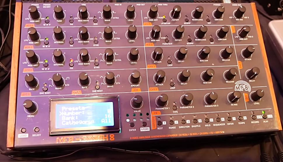 SYNTH 8 von MFB