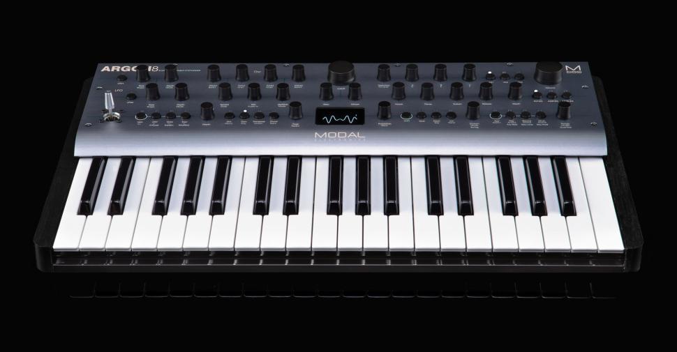 Modal Argon8: Wavetable-Synthesizer mit acht Stimmen