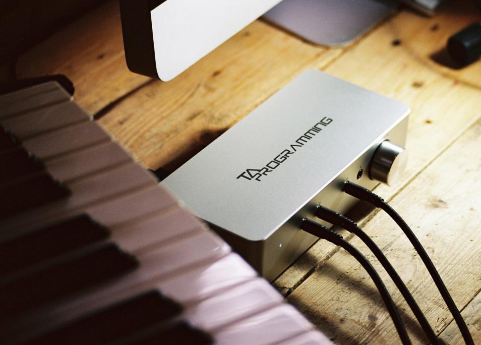 Studiorechner, Modularsystem und Hardware-Synths unter Kontrolle