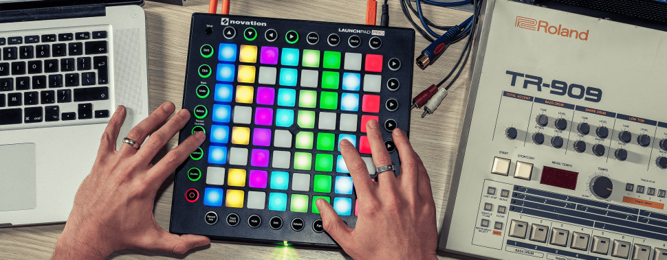 Erfahren Sie, welche Features das neue Launchpad Pro mk3 als Instrument, Sequenzer & Controller für Hardware und Ableton Live bietet und für wen es geeignet ist.