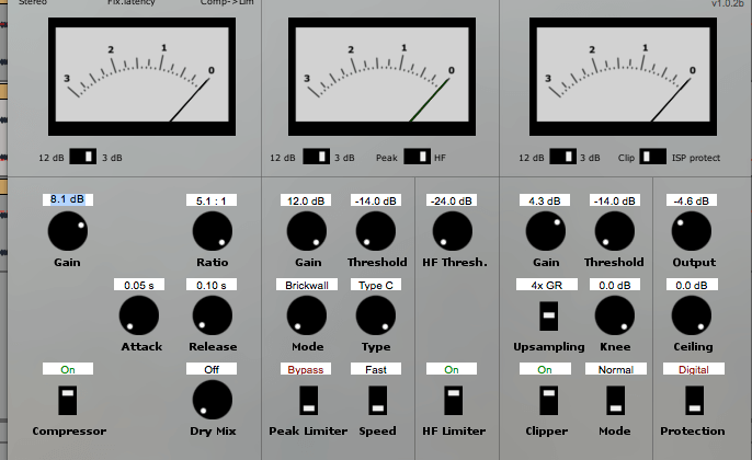 2 Überkompression: Bei der ersten Kopie setzen wir den Limiter No6 mit brachialen Werten ein: Compressor Gain auf 8 dB, Ratio auf 5:1, Attack 0.05 s und Release 0.10 s. Beim Clipper Gain auf 4.3 dB, Threshold -14 dB und beim Output -4.6 dB. Der Loop übersteuert damit ordentlich, aber genau das wollen wir. Damit sich der Sub-Bass nicht mit dem Original beißt, schneiden wir per EQ die Frequenzen unterhalb 100 Hz weg.
