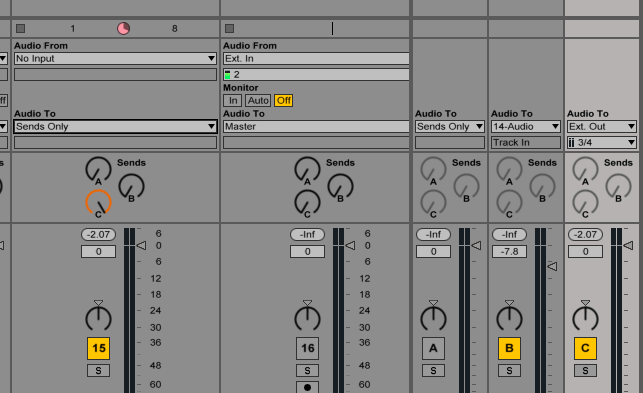 4 Szenario 2: Diese Variante macht hauptsächlich Sinn für Busse oder wichtige Einzelspuren, die komprimiert werden sollen. Doch lässt sich mit einem einfachen Trick noch viel mehr herausholen! Erzeugen Sie eine Send/Return-Spur, die zum zweiten Ausgang des Audiointerfaces geroutet wird. Über diesen Weg können Sie nicht nur beliebig viele Spuren zum Kompressor schicken (das geht ja mit der vorigen Lösung schon)...