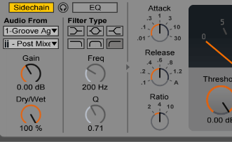 2 Sidechain: Besitzer von Ableton haben The Glue bereits in ihrer DAW integriert, ansonsten finden Sie im Netz eine Demoversion. Nutzen Sie The Glue als Insert-Effekt auf einer Gruppe mit Bassline und Pads. Ein Klick auf das Dreieck links oben zeigt die zusätzlichen Optionen. Aktivieren Sie Sidechain. Wählen Sie als Eingang den Audioausgang Ihrer Kickdrum, die einen 4-on-the-floor-Beat spielt. 