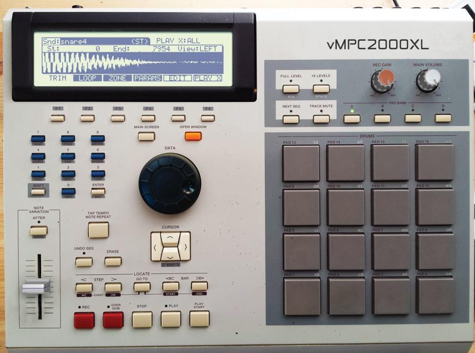 Sie ist nicht zeitgemäß, aber unglaublich legendär. Mit der vMPC2000XL holen Sie sich das Legacy-Beatmaker-Feeling kostenlos auf den Rechner.