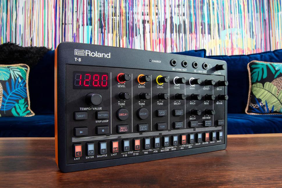 Rolands T-8 