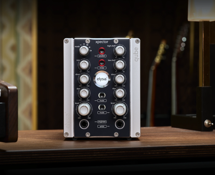 Die Frontfläche des Monitor-Verstärkers xpector