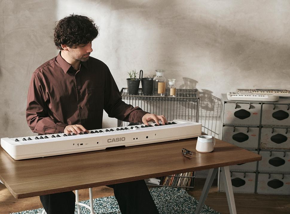 Das neue vielseitige Keyboard Casiotone CT-S1-76WE.