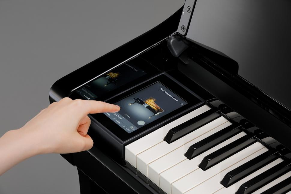 Die Modelle CA401 und CA501 verfügen über OLED-Bildschirme, während die Modelle CA701 und CA901 mit 5-Zoll-LCD-Touchscreens samt blendfreien Displays mitbringen.