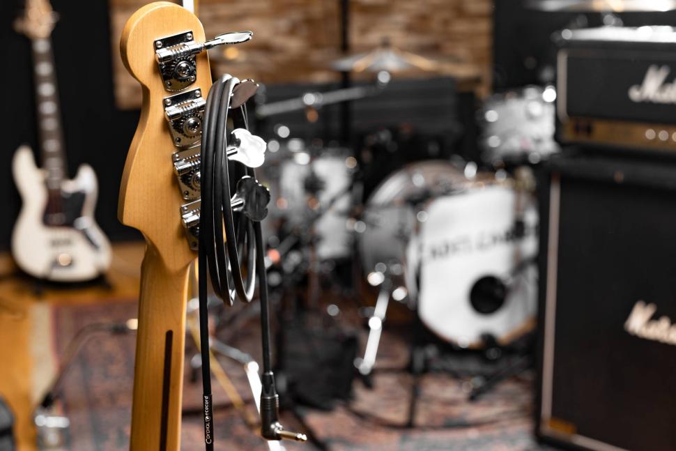 Bei allen Produkten innerhalb der ECOCORD Produktlinie wird komplett auf PVC verzichtet. Stattdessen verwendet Cordial hier ein Material, welches zu 100% recyclingfähig und dabei ebenso hochwertig wie bisherige Kabelmantel-Materialien ist.