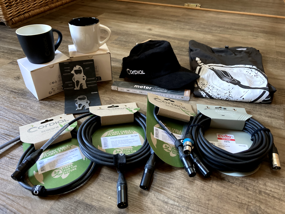 Wer am Kabel spart, zahlt mit De-Noising und Kompromissen. Um dem Problem ein Ende zu setzen, haben wir uns mit den Experten von Cordial zusammengetan und verlosen 5 Mikrofonkabel-Bundles!